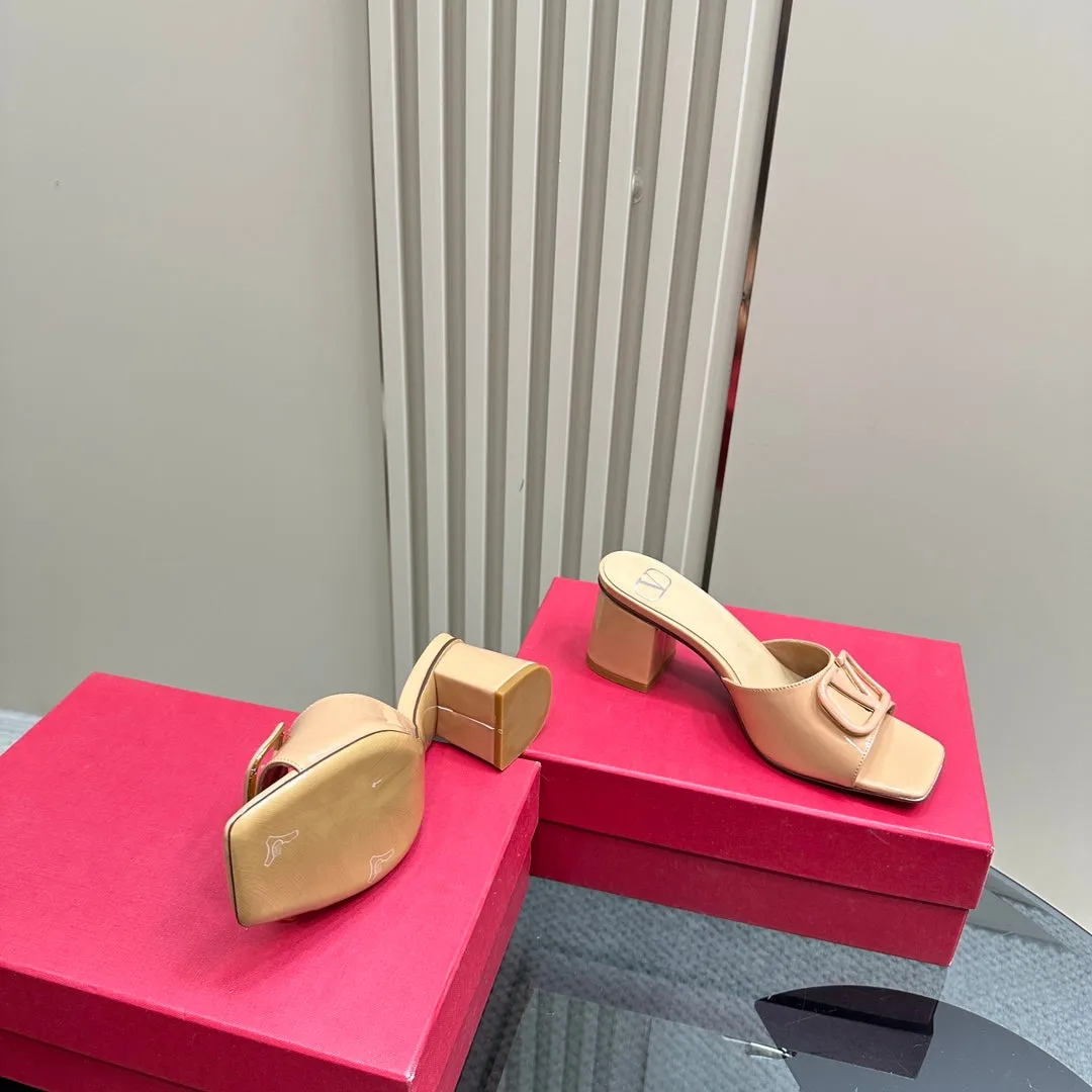 Vogo Signature High Shine Open Toe Sandals In Beige Glossy Lambskin 839821